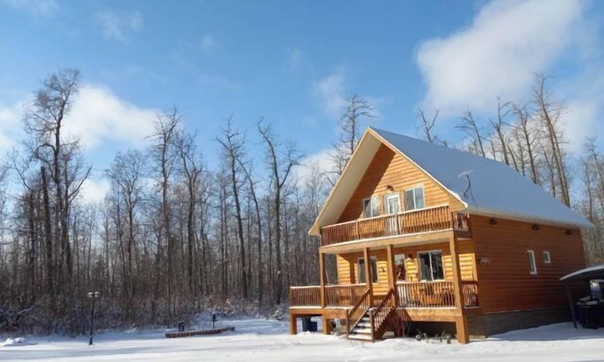 Sherwood Park Cabin | The Cattage - 17 Acres