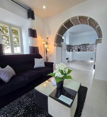 Sete Cidades House | The Cedar Tree House