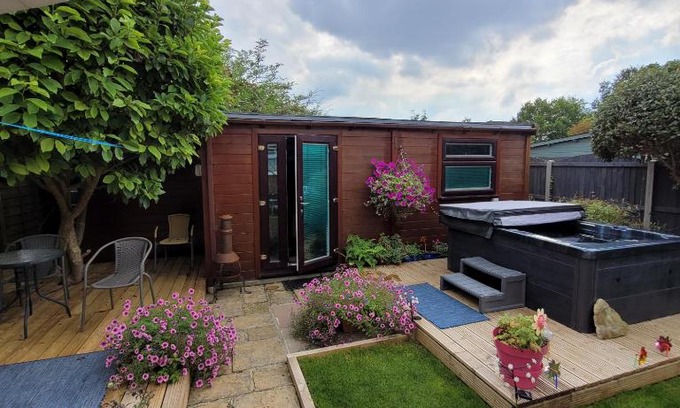 Cambridge Other | The Challet
