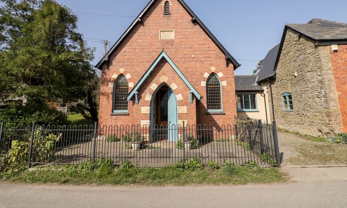 Yarpole Cottage | THE CHAPEL, pet friendly, character holiday cottage in Yarpole