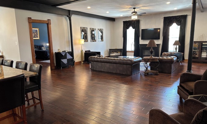 Carrollton Apartment | The Charleston Suite - A 2700 sq ft private upstairs suite, sleeps 8-10 people.