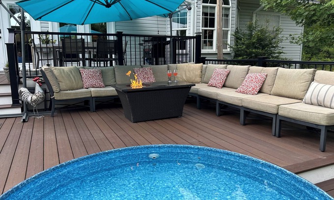 Southport House | The Chick-Inn: Groups & Families, Lots of Parking!