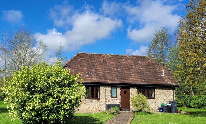 Axminster Cottage | THE CIDER HOUSE, pet friendly, character holiday cottage in Dalwood