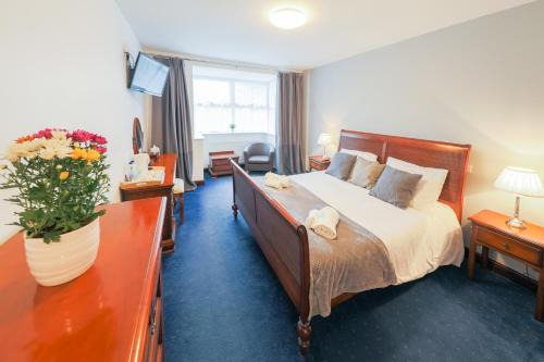 Cleethorpes Hotel | The Clee Hotel - Cleethorpes, Grimsby, Lincolnshire