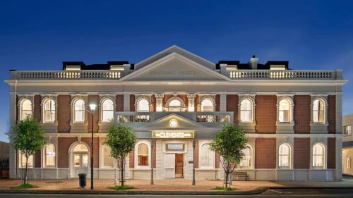 Cambridge Hotel | The Clements Hotel