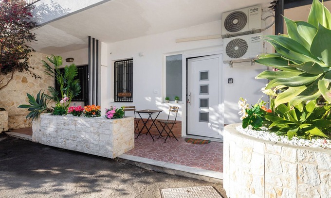 Cannizzaro Apartment | The Cliff Appartament Suite, with in-room Jacuzzi for your relaxation