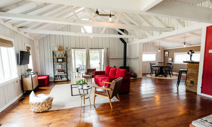 Ortonville House | The Clubhouse · Horse Farm with a lake view : The Clubhouse