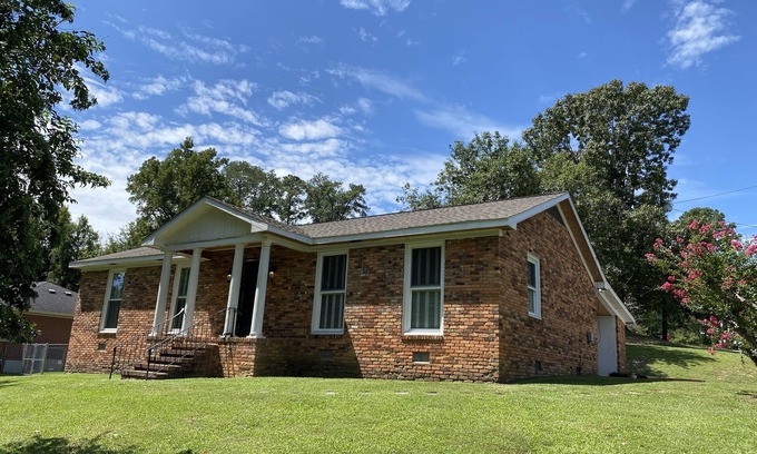 Macon House | The Clubhouse