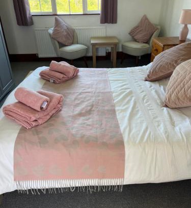 Horns Cross Bed & Breakfast | The Coach and Horses