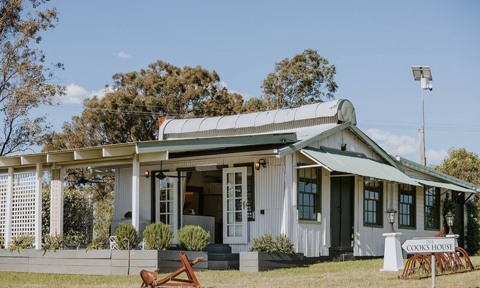 Pokolbin Cottage | The Cook's House at Corunna Station