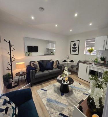 Salford Apartment | The Cosy Nest - Brand New Short Let in Salford
