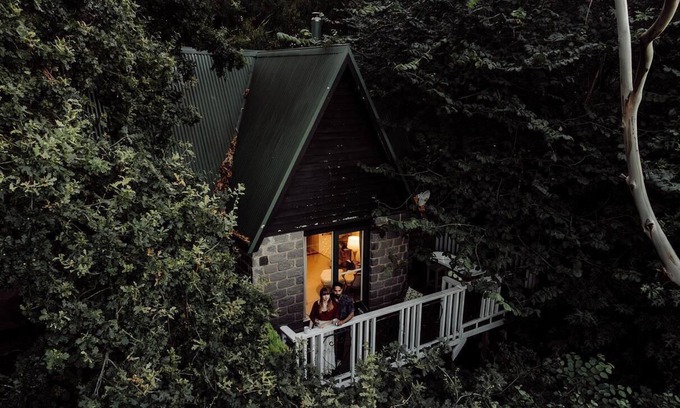 Trafalgar South Cottage | The Cottage at Mirador Springs Retreat Gippsland -just 90 mins from Melbourne.
