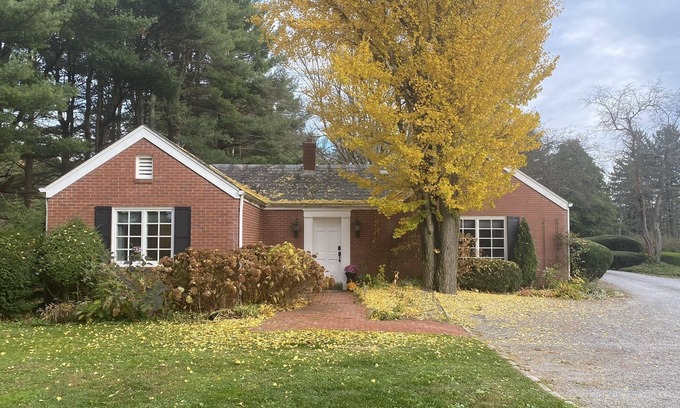 Renfrew Cottage | The Cottage in Brownsdale