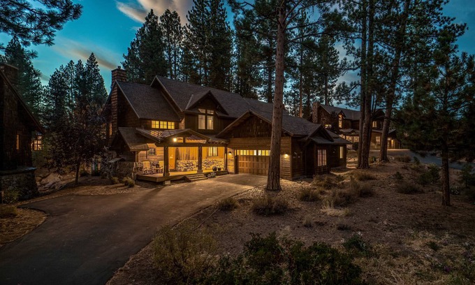 Truckee House | The Cottages ~ Golf, Pool, Play ~ 3-Bedroom
