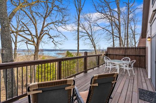 Branson West House | The Cottages on Lake Bluff - Nearby Table Rock Lake
