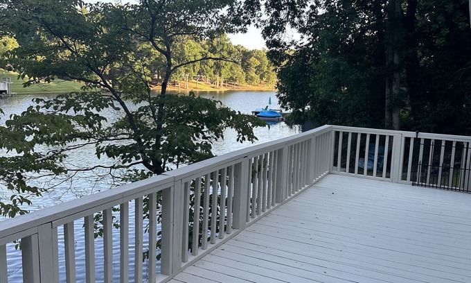 Mooresboro House | The Cove at Lake Houser-lakefront home, large deck, fishing/kayak/paddle board
