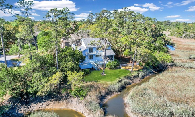 Savannah House | The Cove House- Close to Downtown and Tybee!