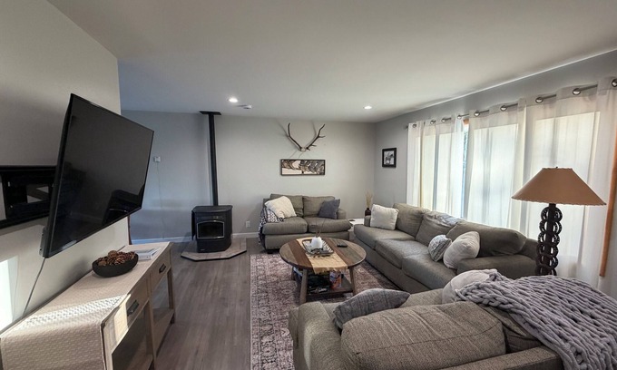 Casper House | The Cowboy Corral. 3 Bedroom Centrally Located Home with a Mountain View.