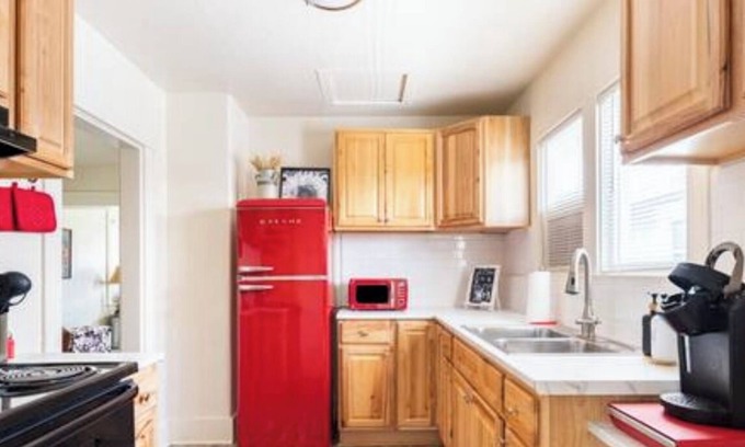 Prescott House | The Cowboy Hideaway - Rodeo Themed, Fire Pit & 1/2 mile walk to Whiskey Row.