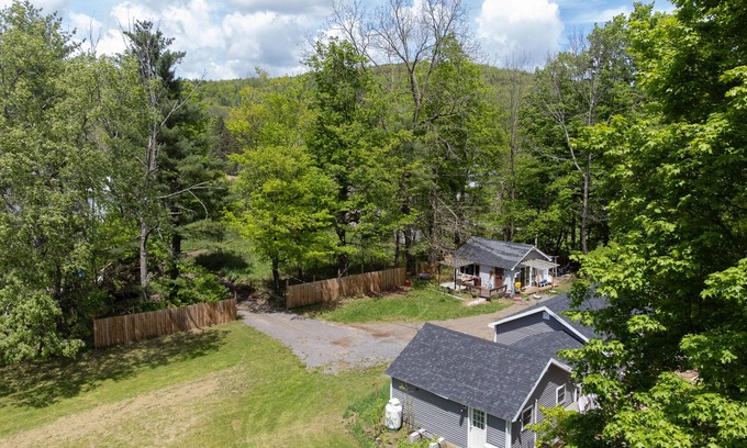 Ashland Cabin | The Cozy Cabins at Walnut Grove- Your Perfect Getaway near Hunter/Windham