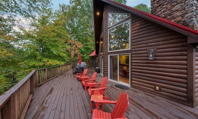 Cub Run Cabin | The Cozy Nolin Cabin in Mammoth Cave, KY makes for the Perfect Lakefront Getaway