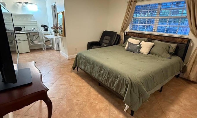 University Park Apartment | The Creator’s House Co. - Cozy Studio Created for Peaceful, Faith-Rooted Retreat
