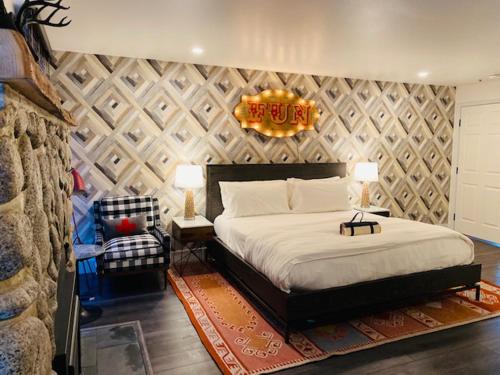 Idyllwild Hotel | The Creekstone