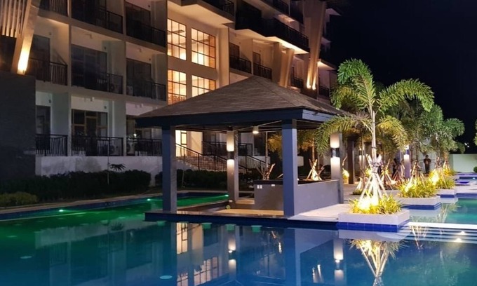 Puerto Princesa Hotel | The Crown Residences at Harbour Springs