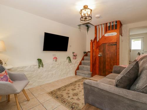 Gilwern House | The Cwtch