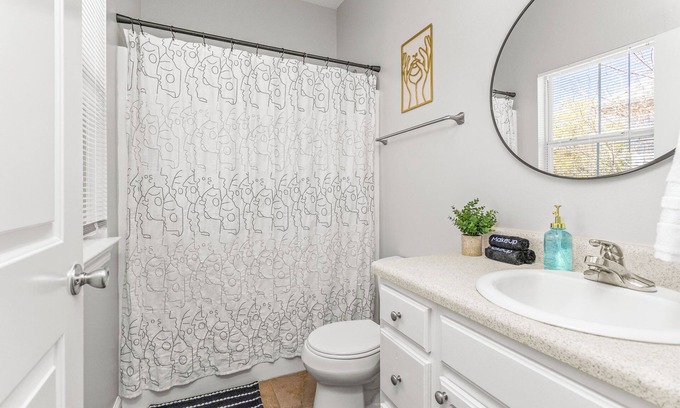 Downtown House | The D'town Pensacola Pearl. 3 bed 2 bath