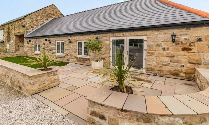 Clay Cross House | THE DAIRY, pet friendly, with a garden in Clay Cross