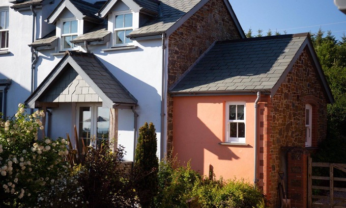 Hartland Cottage | The Dairy, shared hot tub and sauna