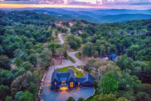 Banner Elk House | The Dark Knight at Eagles Nest