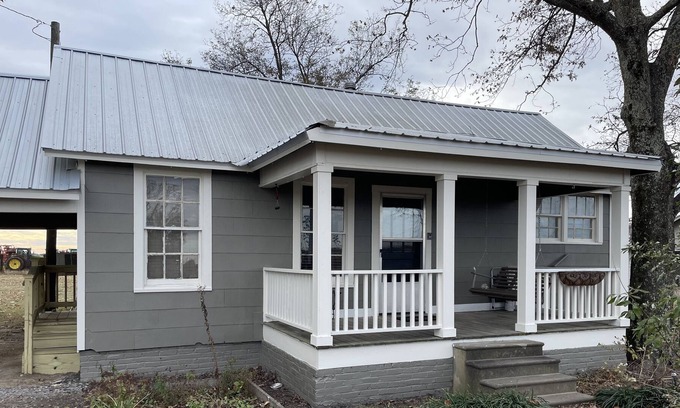 Clarksdale House | ✨The Delta Bungalow at Hopson, close to downtown Clarksdale!
