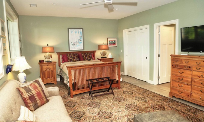 Fennville Bed & Breakfast | The Deluxe Apartment-on the water, with Chef Dennis Full English Breakfast