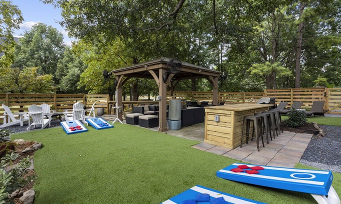 Old Fourth Ward House | The Dobbs Atlanta Beltline - Luxury 6 BD/4 BA, Midtown, Downtown Steps Away