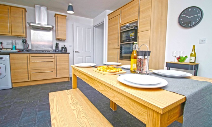Newport House | The Dock House - Newport City Centre