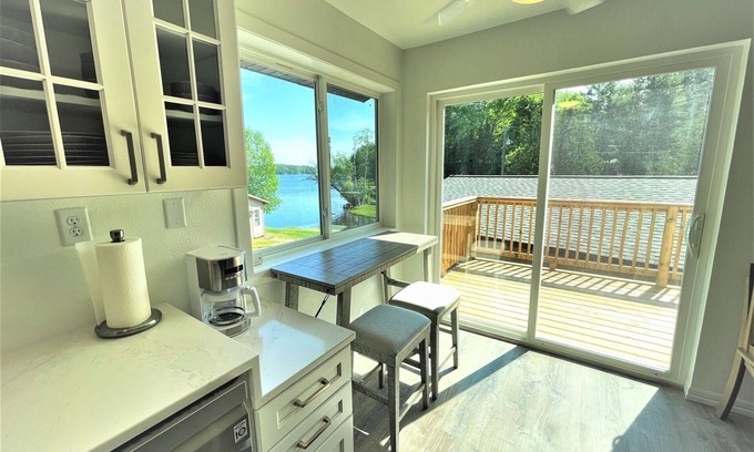 Phillips House | The Eagles Nest at Lakeside Lodging | 2 Bedroom