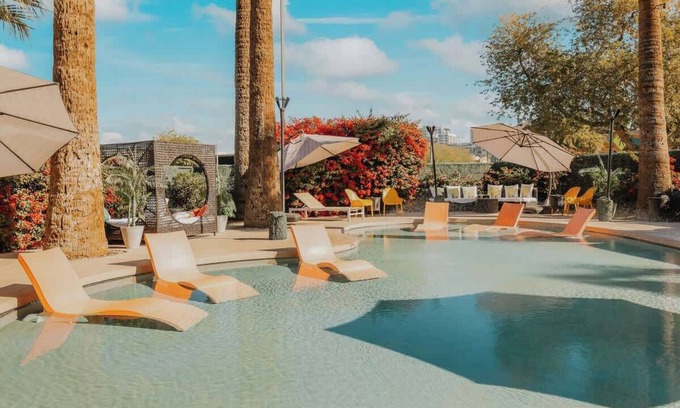 Governmental Mall Hotel | The Egyptian - Retro Modern Motel - COMBO 02/03