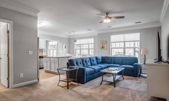 Melrose Apartment | The Elliot - Pool & Gym Amenities