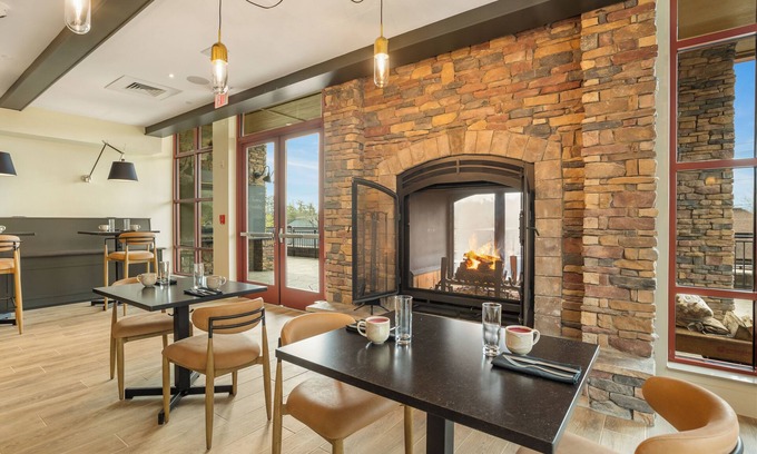 Blowing Rock Hotel | The Embers Hotel