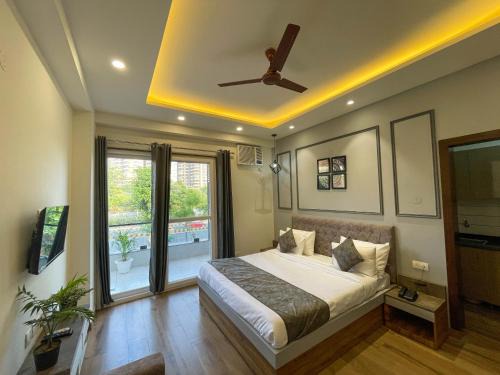 Sushant Lok Hotel | The Empire Stays , Golf Course Road