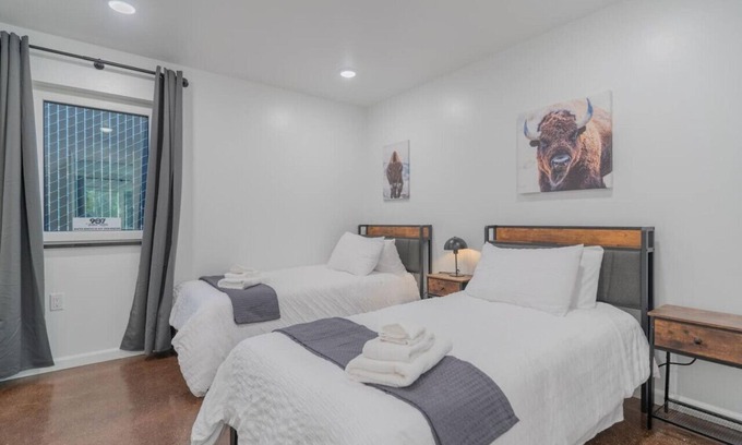 Fairbanks Apartment | The Executive Southernwind Suite 2.0