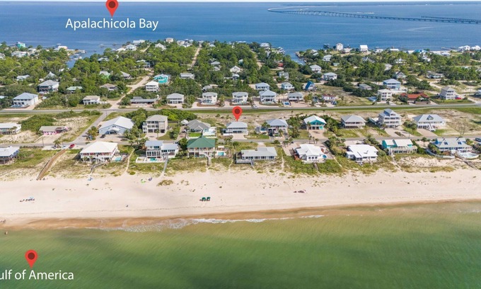 St. George Island House | The Extra Mile, One Level, 2BR, Great for couples or small families!