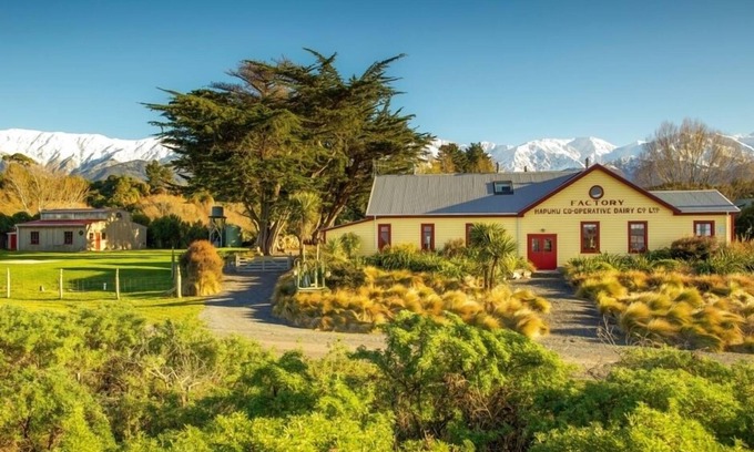 Hapuku Cabin | The Factory Luxury Beachfront - a minute walk to the beach