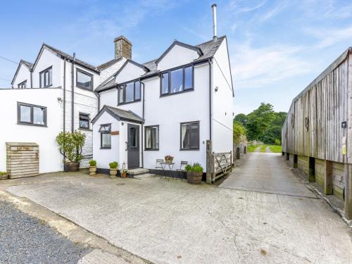 Lydford House | The Farmers Den