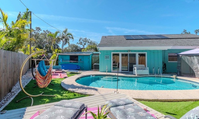 South Pinellas Community Council House | The Flamingo Paradise - St. Petersburg, Florida
