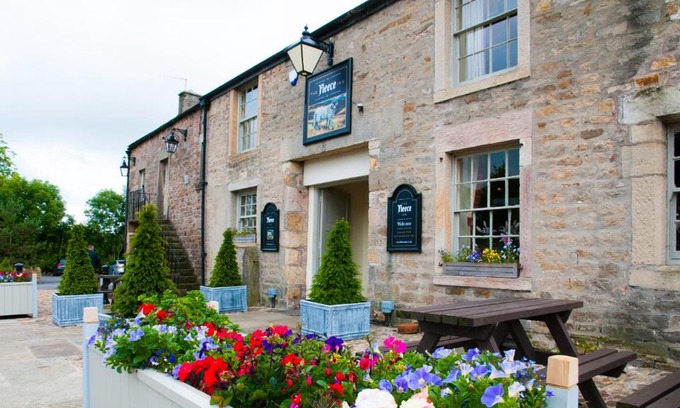 Hampson Hotel | The Fleece Inn