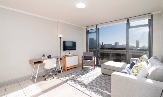 Cape Town City Centre Apartment | The Four Seasons retreat