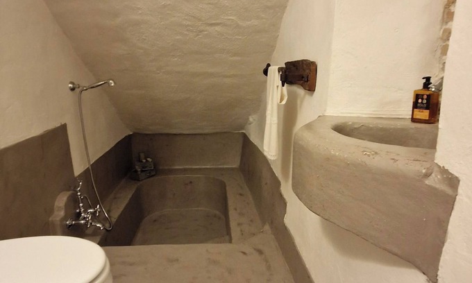 Allumiere Apartment | The Fourth - Superior Room – Canopy Bed